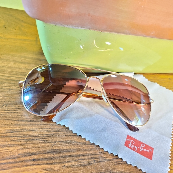 Ray-Ban sunglasses - Picture 2 of 12